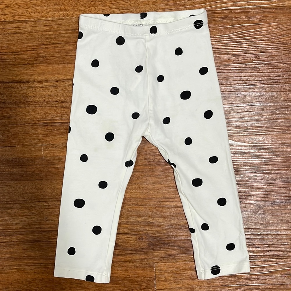 BLACK AND WHITE POLKA DOT LEGGINGS